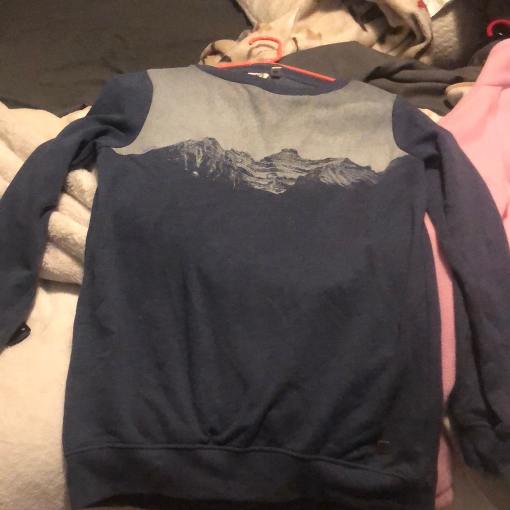 Ten tree crew neck mountain print